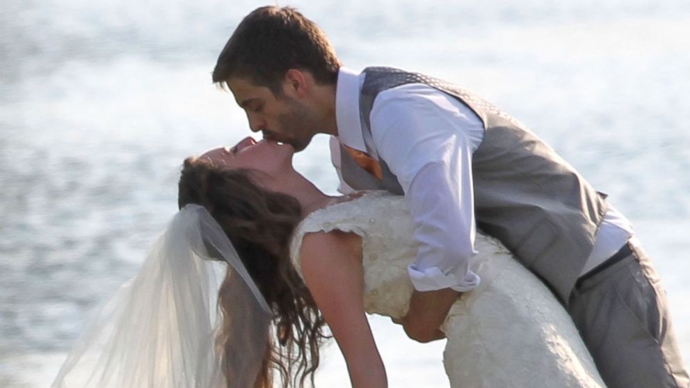 PHOTO: Reality star Jill Duggar marries Derick Dillard, June 21, 2014 in Springdale, Arkansas. Jill, 23, is the second daughter in the large Duggar family of TLC show "19 Kids & Counting."