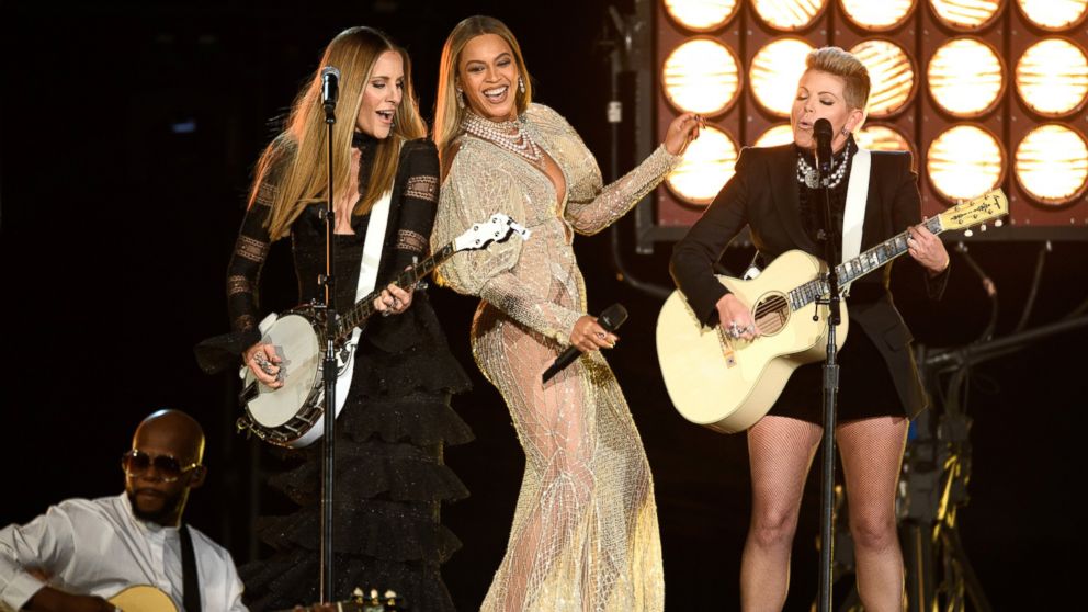 CMA Awards 2016 Beyonce Performs With the Dixie Chicks ABC News