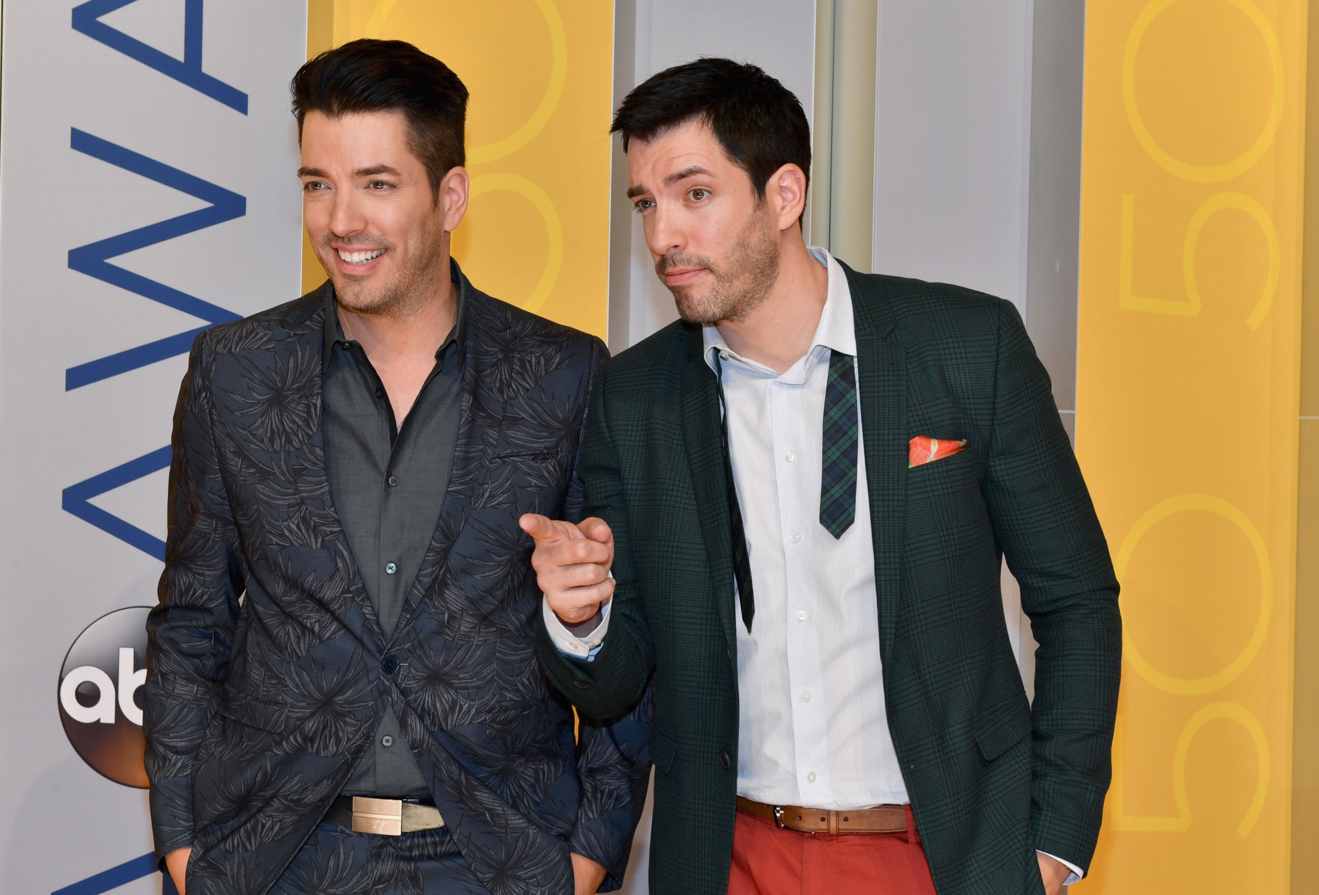 PHOTO: Property Brothers Jonathan Scott and Drew Scott attend the 50th annual CMA Awards at the Bridgestone Arena on November 2, 2016 in Nashville, Tenn