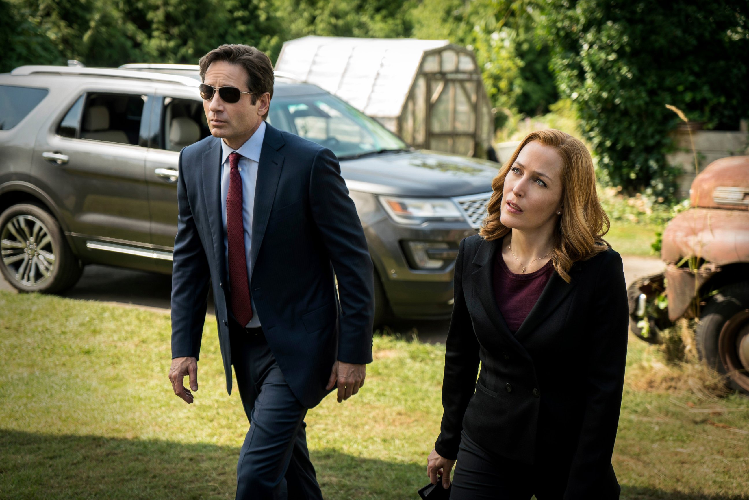PHOTO: David Duchovny and Gillian Anderson in a scene on "The X-Files."
