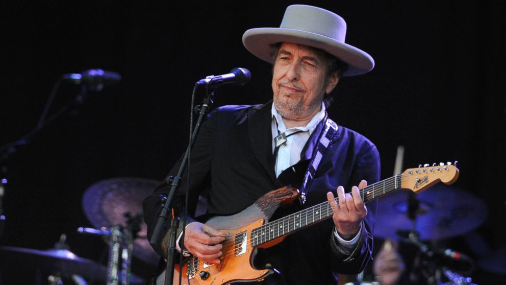 Bob Dylan performs on stage during the 21st edition of the Vieilles Charrues music festival in Carhaix-Plouguer, western France, July 22, 2012.  

