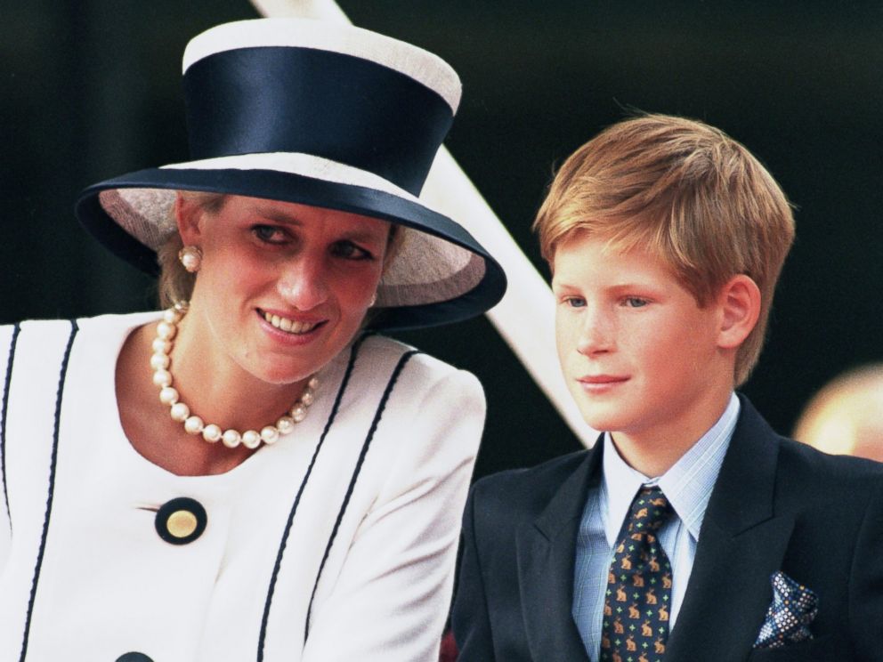 PHOTO: Diana Princess Of Wales & Prince Harry Attend The Vj Day 50Th Anniversary Celebrations In London.