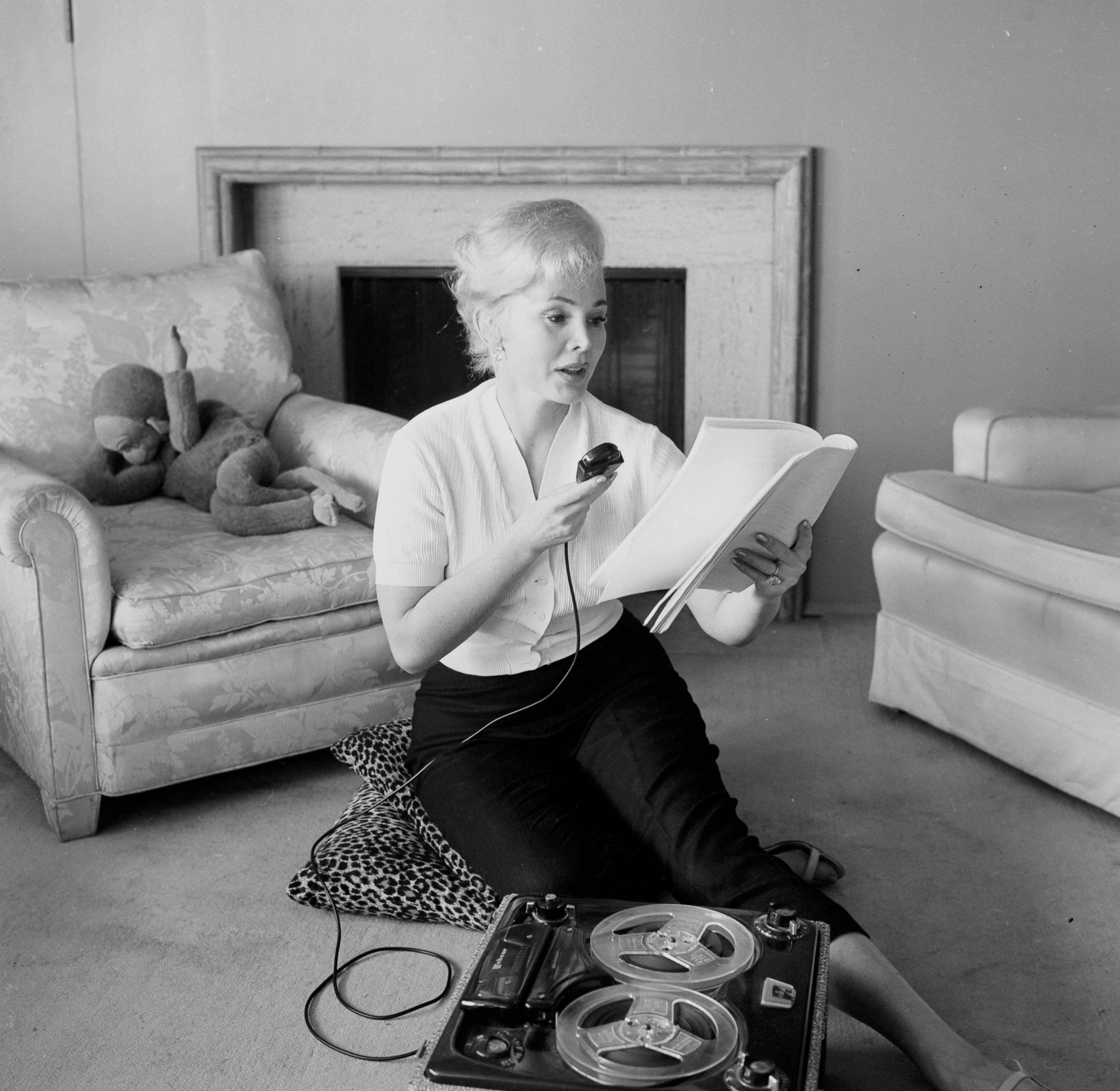 PHOTO: Actress Zsa Zsa Gabor poses during a photo shoot at home in Los Angeles, March 23, 1956.  