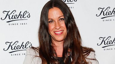 PHOTO: Alanis Morissette