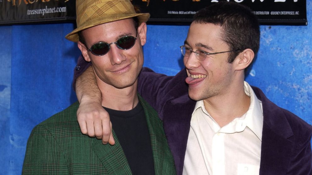 PHOTO: Joseph Gordon-Levitt and  brother Dan are seen in this file photo, Nov. 17, 2002.