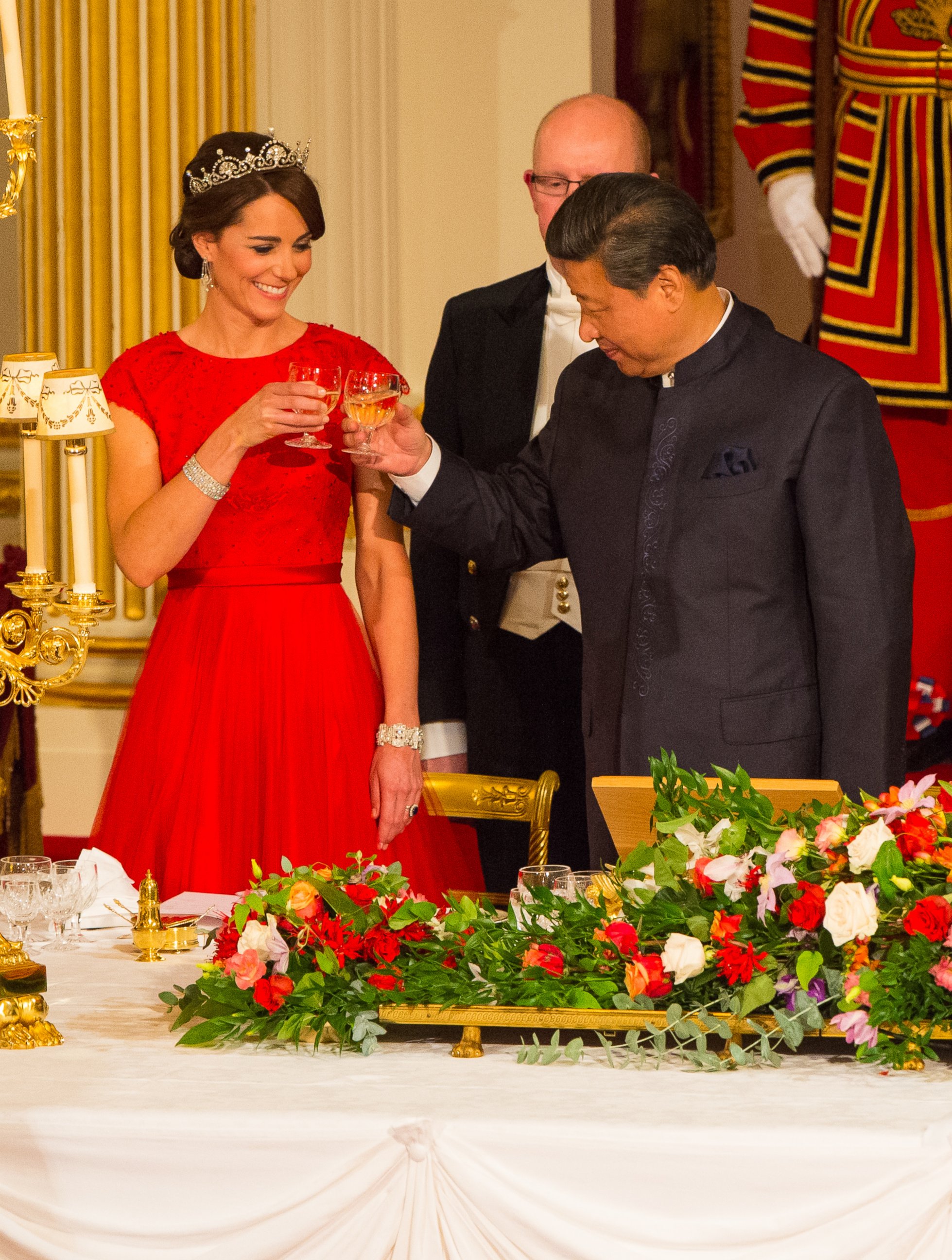 PHOTO: Chinese President Xi Jinping and Catherine, Duchess of Cambridge attend a state banquet at Buckingham Palace on October 20, 2015 in London, England.
