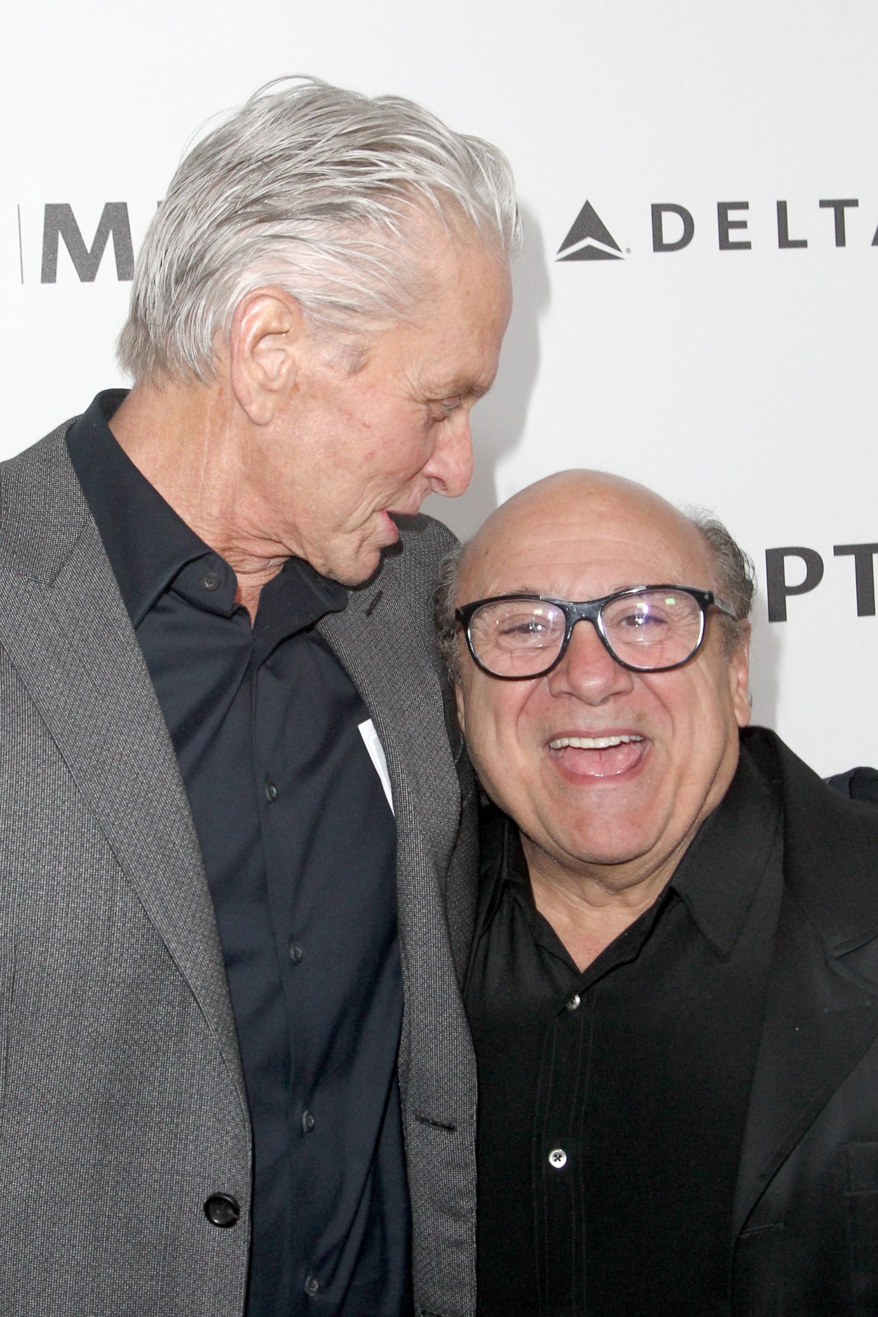 Michael Douglas And Danny Devito Picture Aprils Top Celebrity Pictures Abc News 