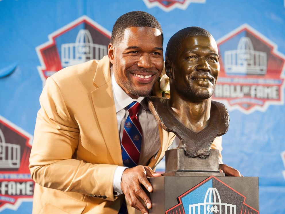 Michael Strahan Shares Pictures And Details From Hall Of Fame Weekend With Kelly Ripa And Family Abc News