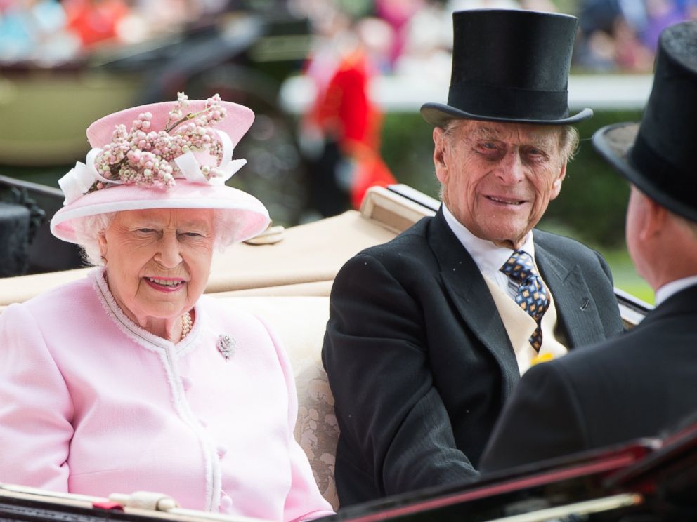 PHOTO: Queen Elizabeth II and Prince Philip, Duke of Edinburgh arrive by carriage on day 2 of Royal Ascot at Ascot Racecourse on June 8, 2016 in Ascot, England.