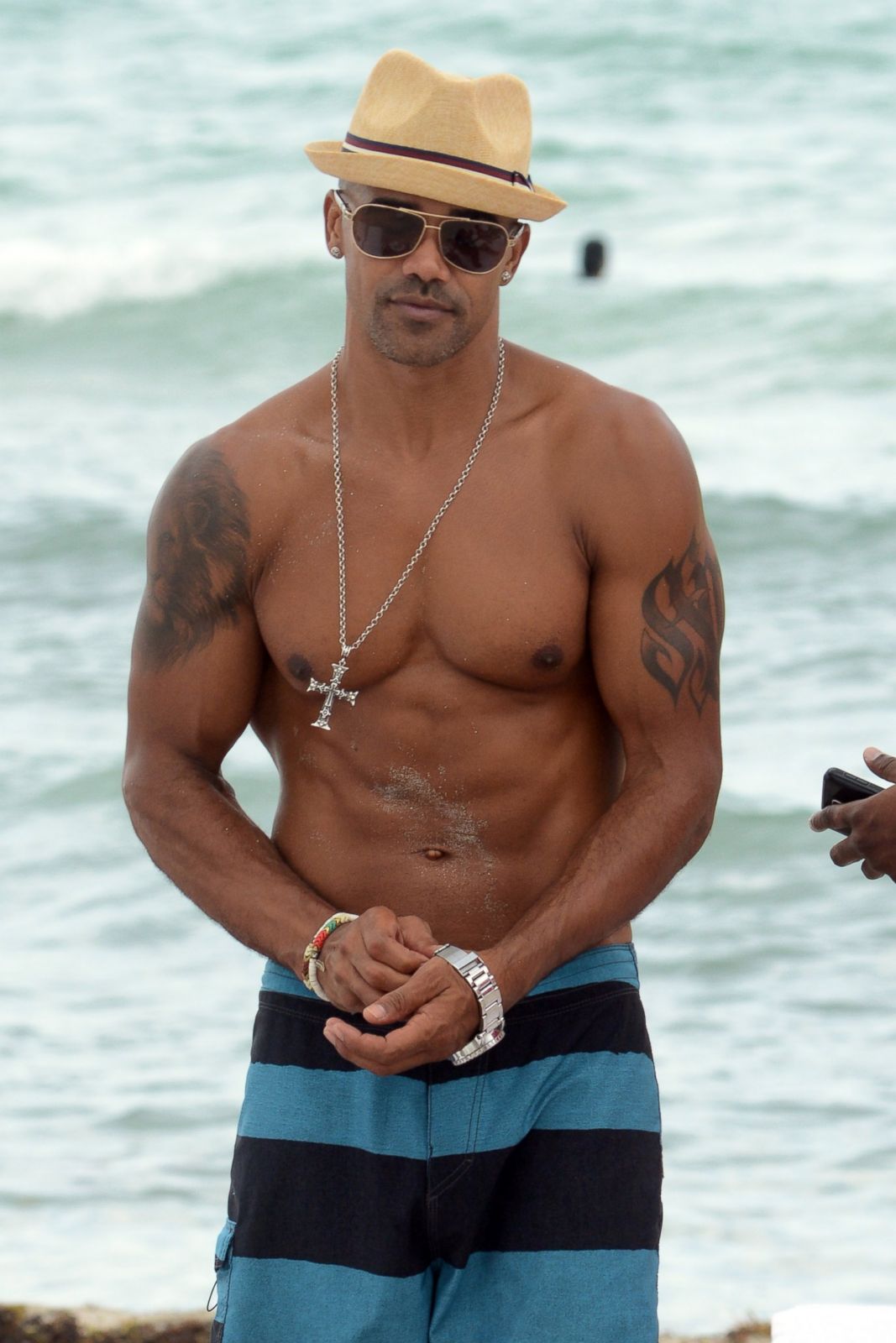 Whoa! Shemar Moore Shows Off His Ripped Body Picture ...