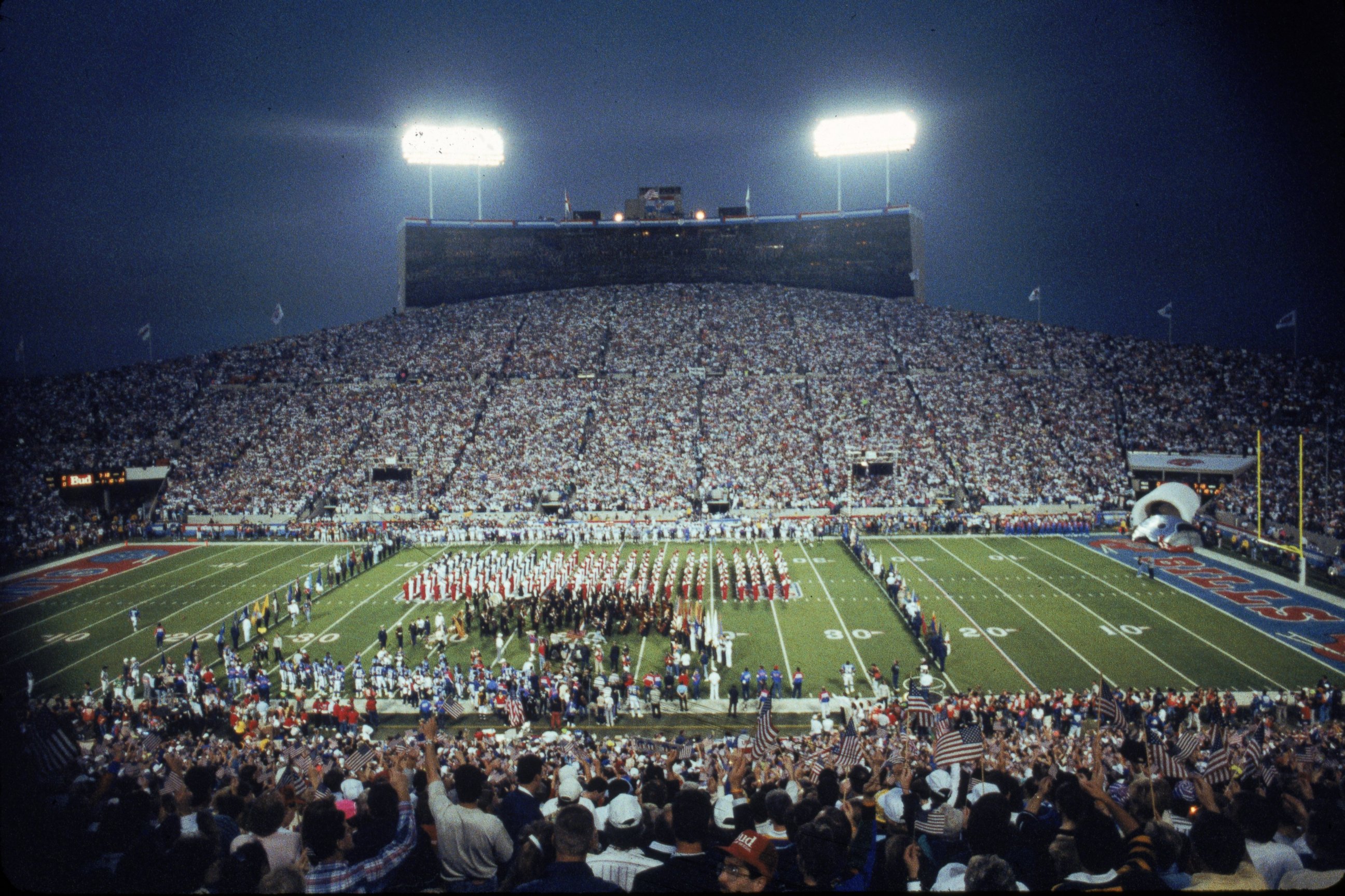 PHOTO: Whitney Houston sings the National Anthem before the New York Giants took on the Buffalo Bills in Super Bowl XXV at Tampa Stadium on Jan. 27, 1991 in Tampa, Fla. 