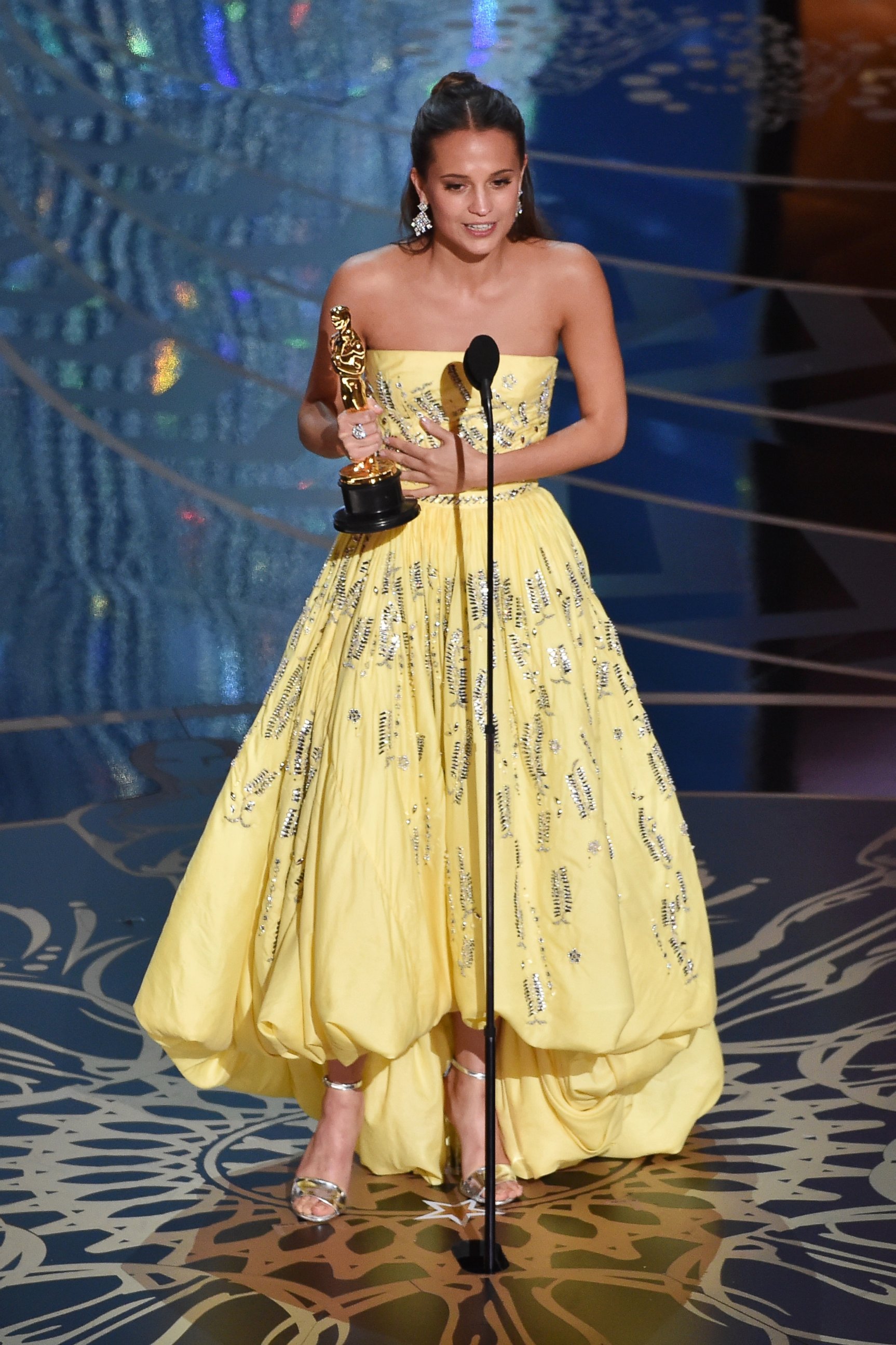 PHOTO:Alicia Vikander accepts the Best Supporting Actress award for 'The Danish Girl' onstage during the 88th Annual Academy Awards at the Dolby Theatre, Feb. 28, 2016, in Hollywood, Calif.  