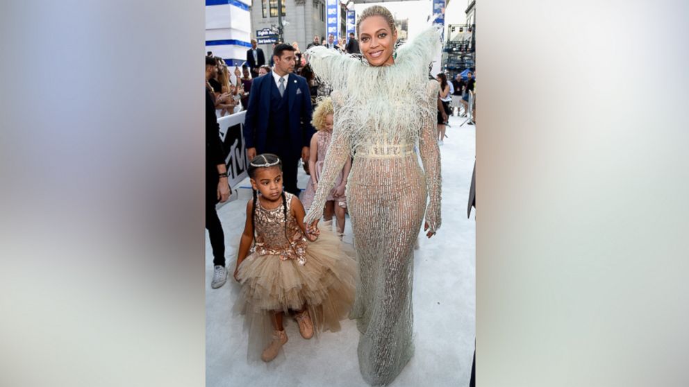 PHOTO: Beyonce Knowles and daughter Blue Ivy Carter attend the 2016 MTV Video Music Awards at Madison Square Garden, Aug. 28, 2016, in New York City. 
