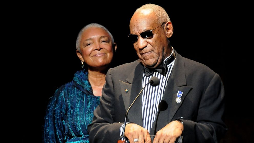 Camille and Bill Cosby attend the Apollo Theater's 75th Anniversary Gala at The Apollo Theater, June 8, 2009 in New York.