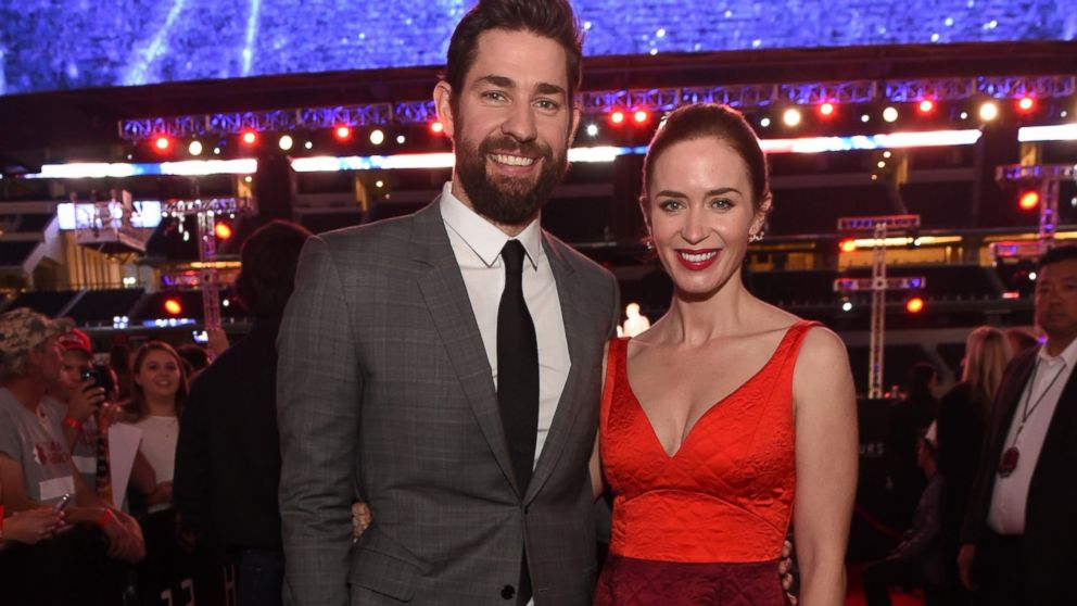 VIDEO: Emily Blunt and John Krasinski Expecting Second Child, One Direction's New Music Video and More in 'Pop News'