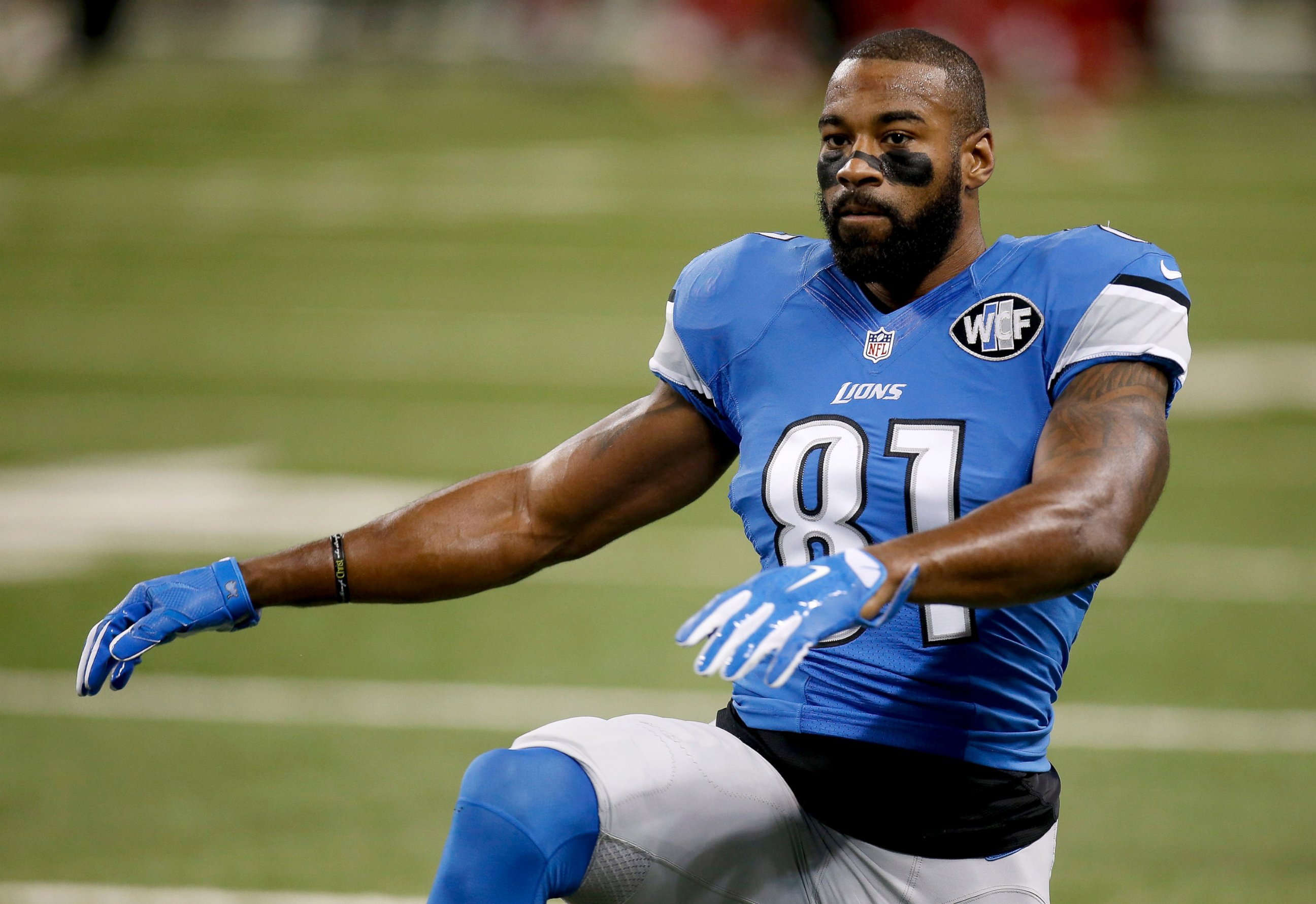 PHOTO: Calvin Johnson #81 of the Detroit Lions warms up prior to the game against the San Francisco 49ers at Ford Field, Dec. 27, 2015, in Detroit.