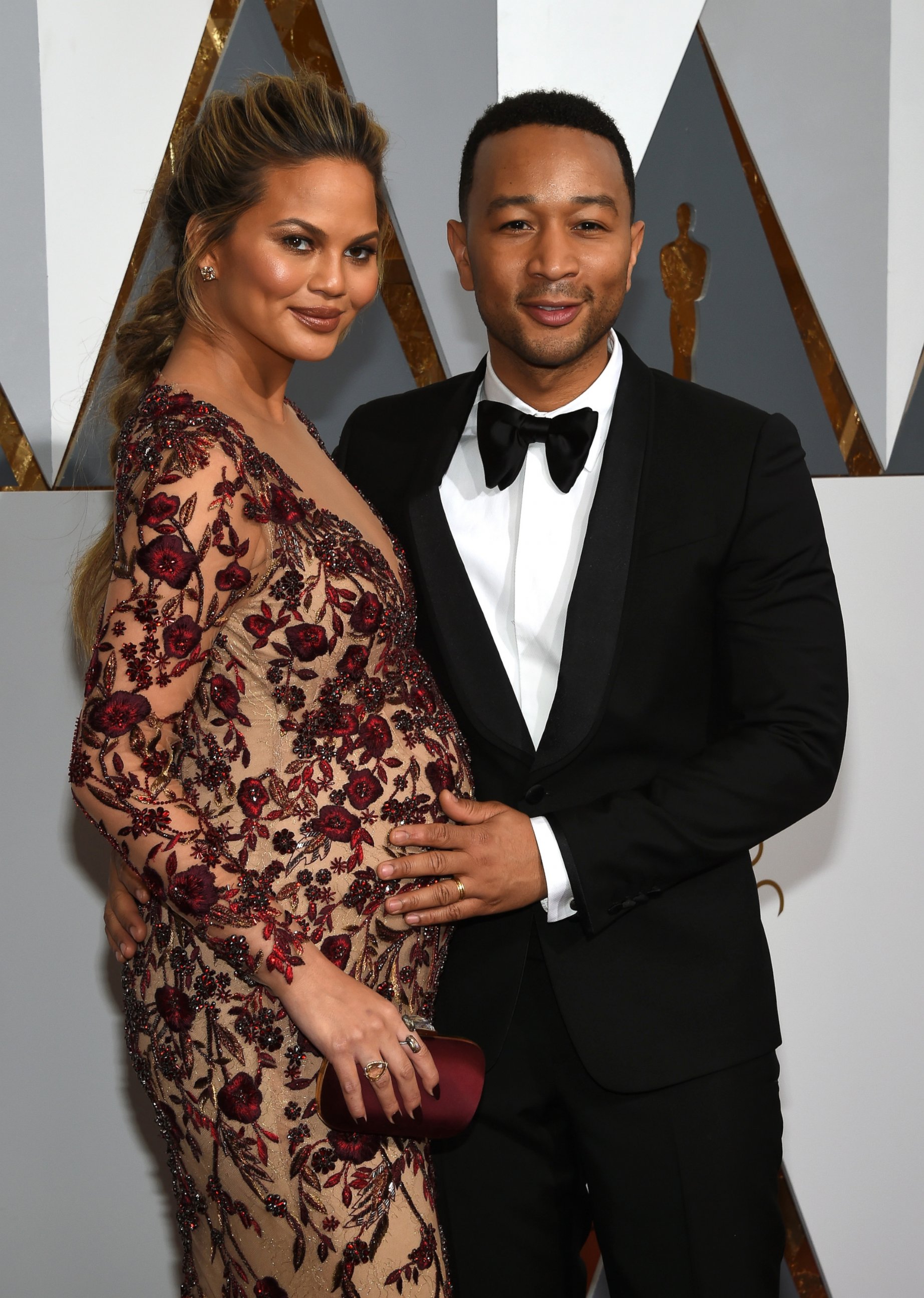 PHOTO: Chrissy Teigen, left, and recording John Legend attend the 88th Annual Academy Awards at Hollywood & Highland Center, Feb. 28, 2016 in Hollywood, Calif. 