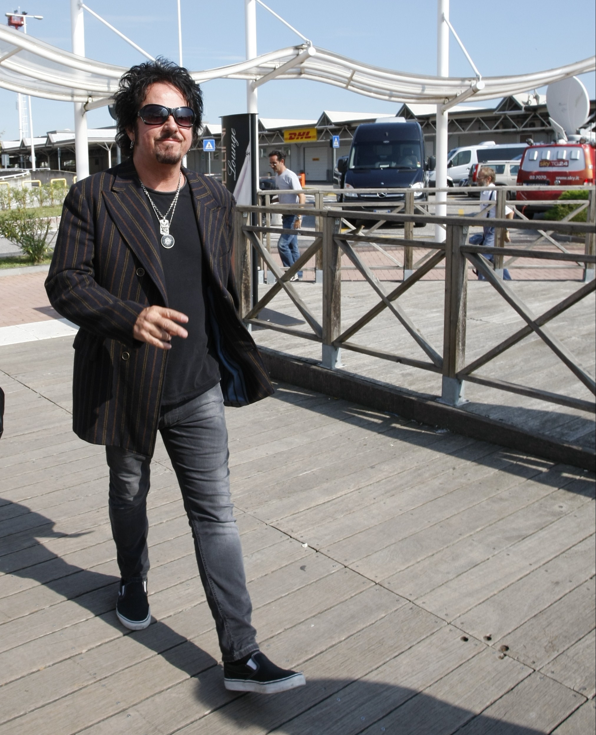 PHOTO: Guitarist Steve Lukather arrives at Marco Polo Airport in Venice, Italy, Sept. 26, 2014. 