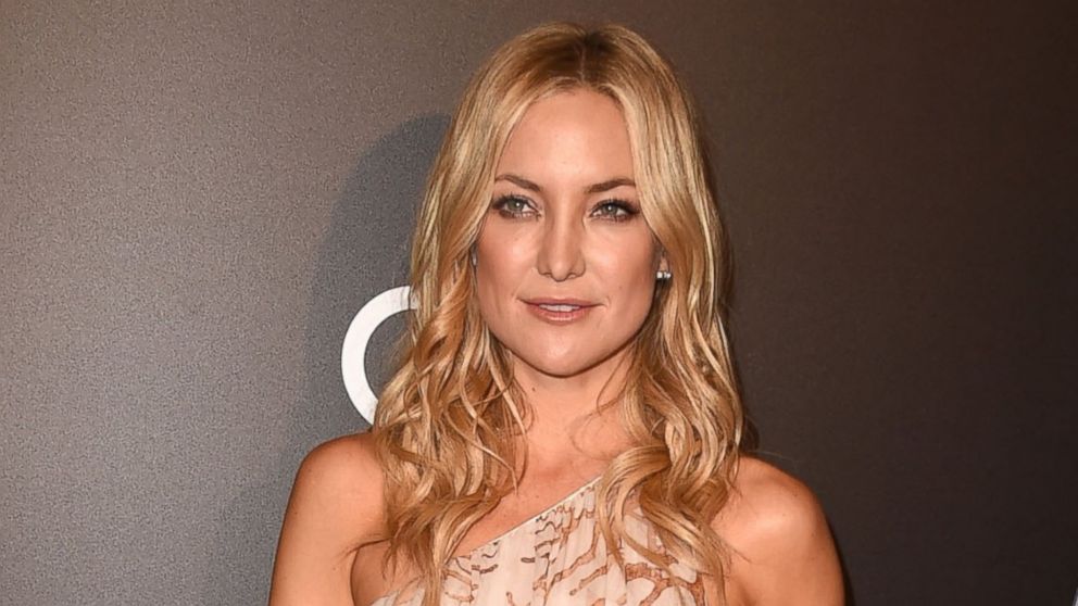 Kate Hudson poses at the The PEOPLE Magazine Awards on Dec. 18, 2014 in Beverly Hills, Calif.  