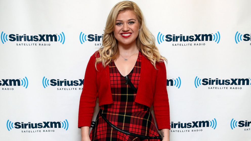 PHOTO: Kelly Clarkson visits the SiriusXM Studios, Oct. 8, 2013, in New York City.