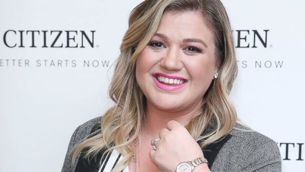 Kelly Clarkson Explains Why She Sings Differently After Giving Birth to ...