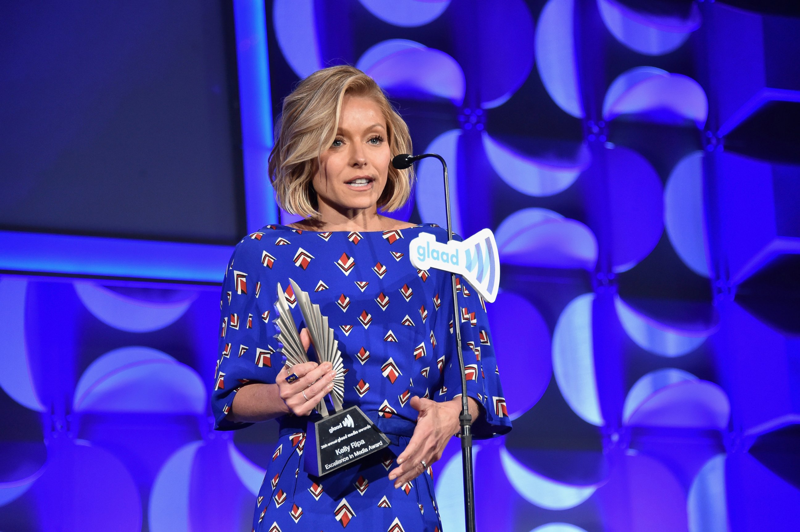 PHOTO: Kelly Ripa speaks on stage at 26th Annual GLAAD Media Awards In New York on May 9, 2015 in New York City.  