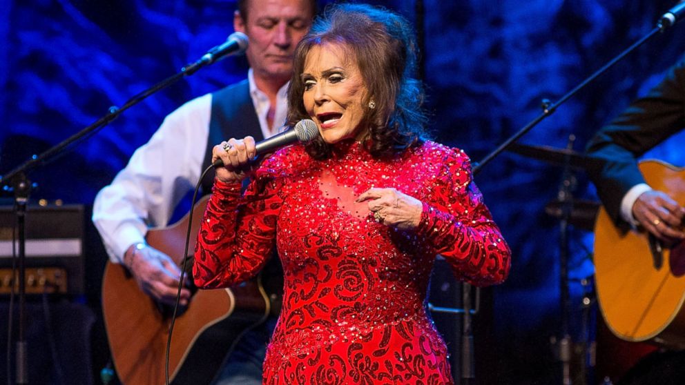 PHOTO: Singer-songwriter Loretta Lynn performs in concert at ACL Live, Oct. 18, 2015 in Austin, Texas. 
