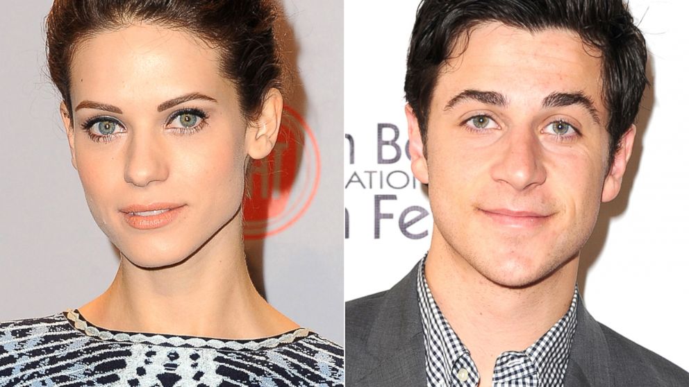 PHOTO: Lyndsy Fonseca and David Henrie of 'How I Met Your Mother.'