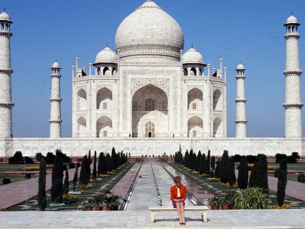 PHOTO:Princess Diana poses at the Taj Mahal during her visit in Agra, India, Feb. 11, 1992.