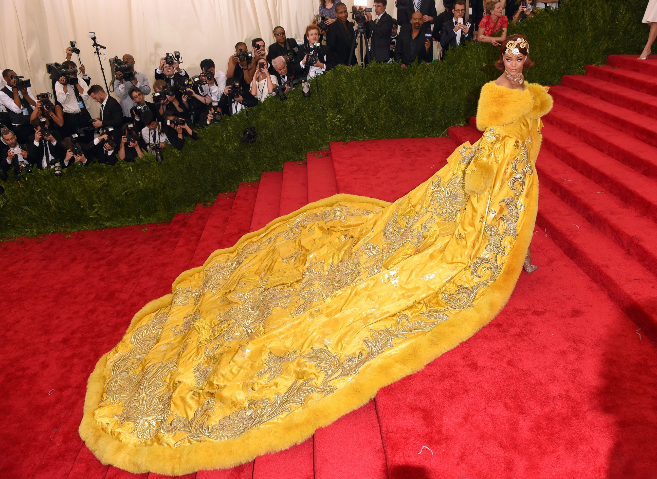 Rihanna is a Vision in Bright Yellow Picture | Rihanna: Through the ...