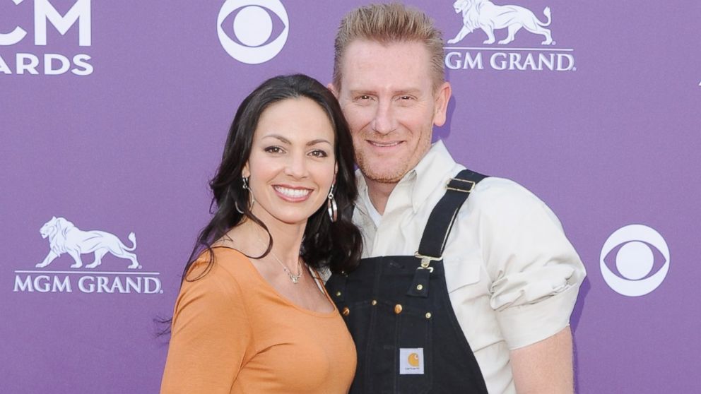 Singers Rory Lee Feek and Joey Martin Feek arrive at the 48th Annual Academy Of Country Music Awards in Las Vegas, Nevada, April 7, 2013.  