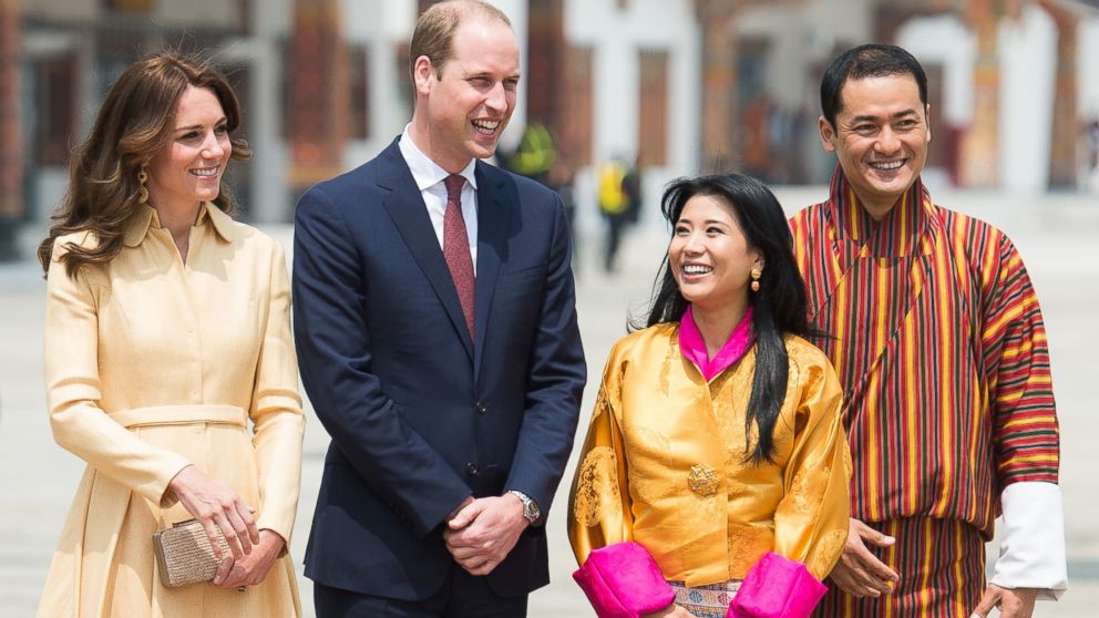 PHOTO:The Duke and Duchess of Cambridge pose for a photo with the sister of the King of Bhutan Chhimi Yangzom and her husband at Paro International Airport, Bhutan,  April 14, 2016.