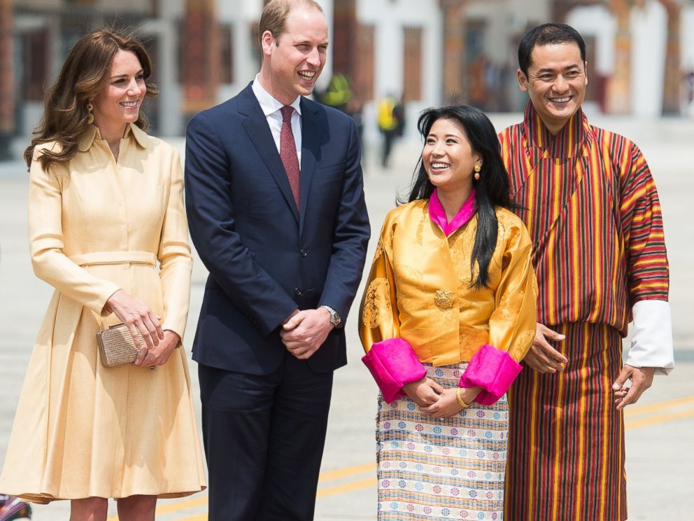 PHOTO:The Duke and Duchess of Cambridge pose for a photo with the sister of the King of Bhutan Chhimi Yangzom and her husband at Paro International Airport, Bhutan, April 14, 2016.