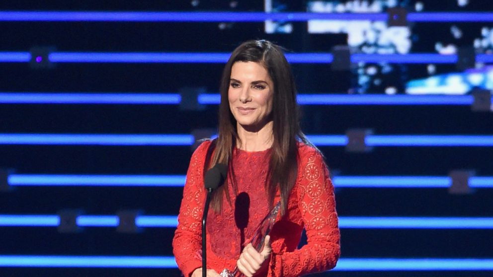 Actress Sandra Bullock accepts the award for Favorite Movie Actress onstage during the People's Choice Awards 2016 at Microsoft Theater, Jan. 6, 2016, in Los Angeles.