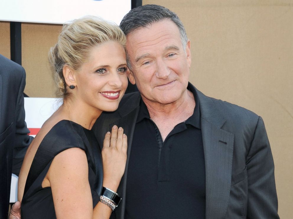 PHOTO: Robin Williams and Sarah Michelle Gellar arrive at the CBS/CW/Showtime Television Critic Associations summer press tour party at 9900 Wilshire Blvd, July 29, 2013, in Beverly Hills, Calif.