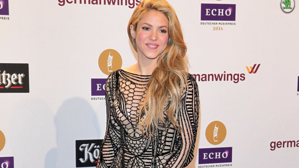 PHOTO: Shakira poses on the red carpet prior the Echo award 2014 at Messe Berlin, March 27, 2014, in Berlin.