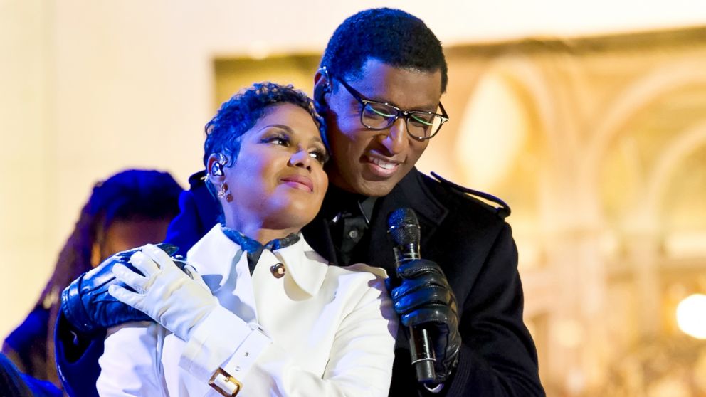 PHOTO: Singers Toni Braxton and Kenneth Brian "Babyface" Edmonds attend the 81st annual Rockefeller Center Christmas Tree Lighting Ceremony, Dec. 3, 2013 in New York City.