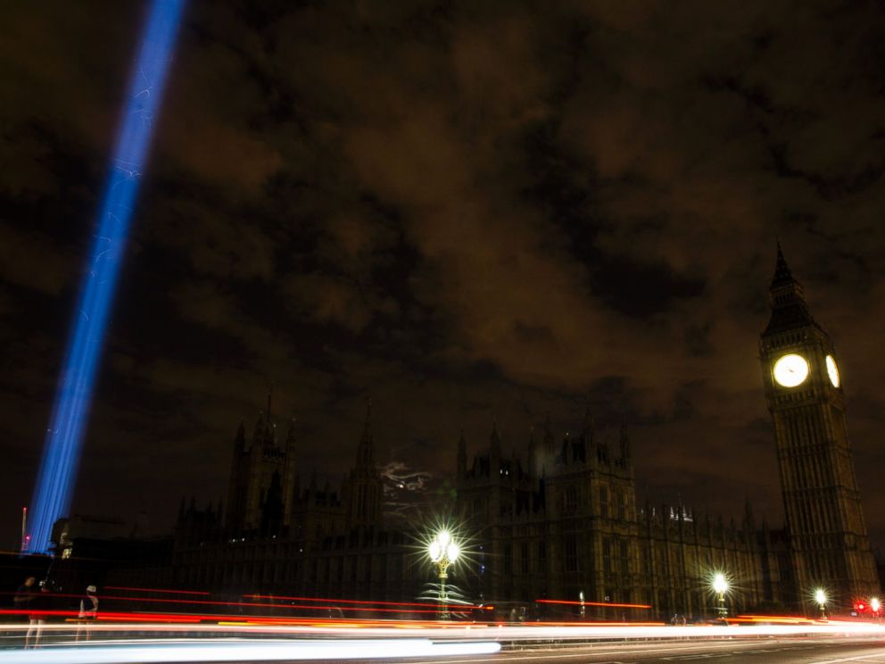 PHOTO: The Houses of Parliament are seen in darkness as the lights are turned off iconic buildings as the city marks the centenary of the outbreak of World War 1 in London, Aug. 4, 2014.