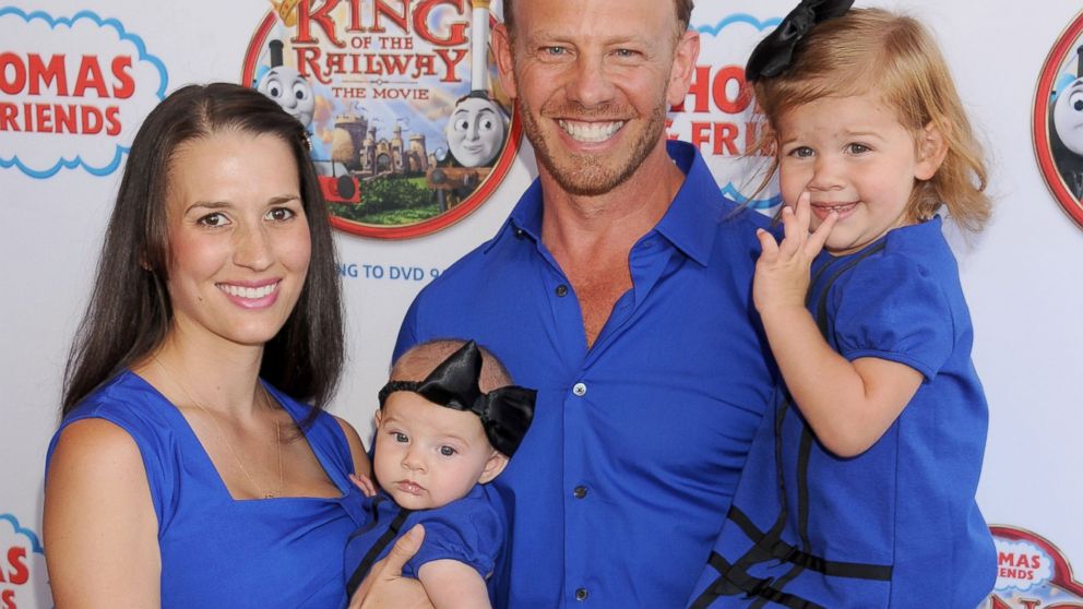 PHOTO: Ian Ziering, wife Erin Kristine Ludwig and daughters Mia Loren Ziering and Penna Mae Ziering