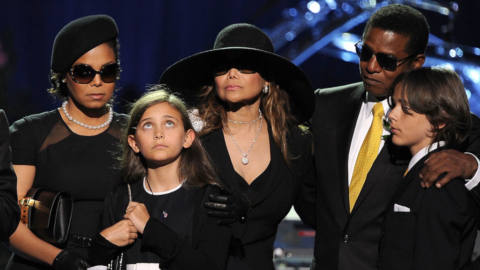 Michael Jackson's Family Honors Him on the 7th Anniversary of His Death - ABC News
