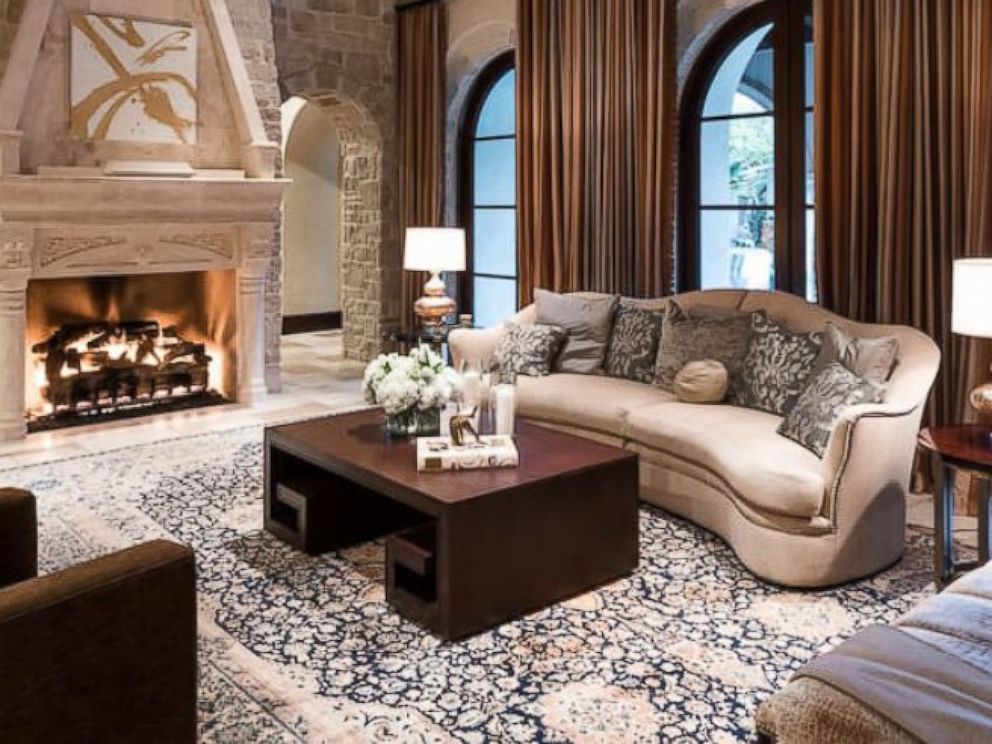 PHOTO: Lady Gaga rented this $20 million Houston estate, Villa Encantado, through Airbnb Super Bowl weekend.