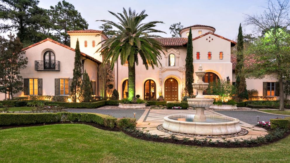 PHOTO: Lady Gaga rented this $20 million Houston estate, Villa Encantado, through Airbnb Super Bowl weekend. 