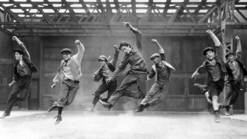 Newsies Film Celebrates 25th Anniversary Abc News