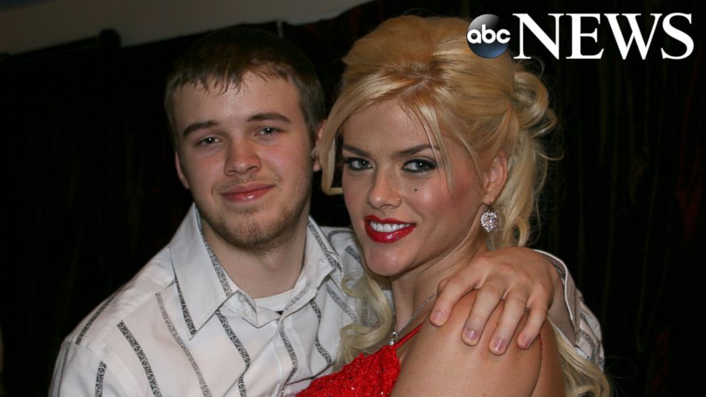 PHOTO: Anna Nicole Smith is seen here with her son Daniel in this 2005 family photo. 