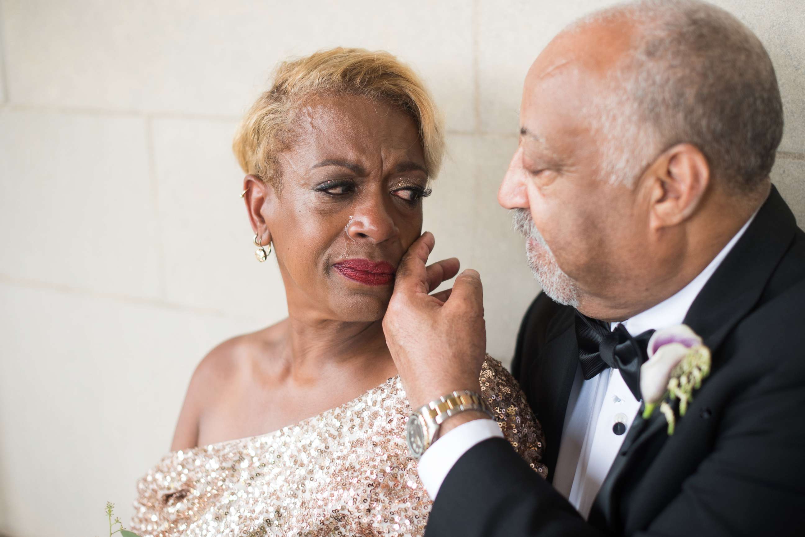 PHOTO: Jennifer and Timothy Bing lost their wedding photos in a fire 38 years ago. Their daughter Ashleigh gifted them a wedding photo shoot for their anniversary.