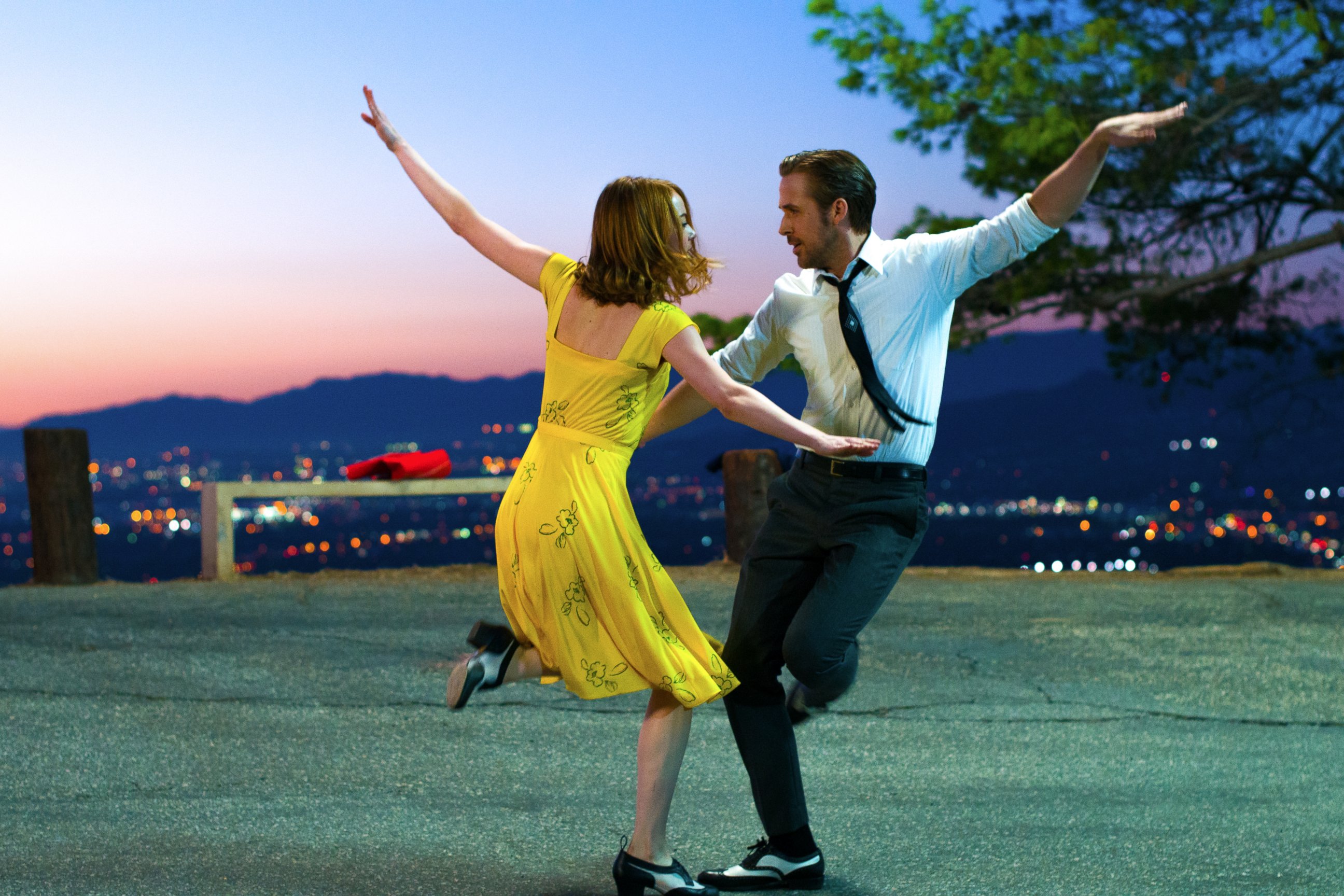 PHOTO: Ryan Gosling and Emma Stone are seen here in La La Land.