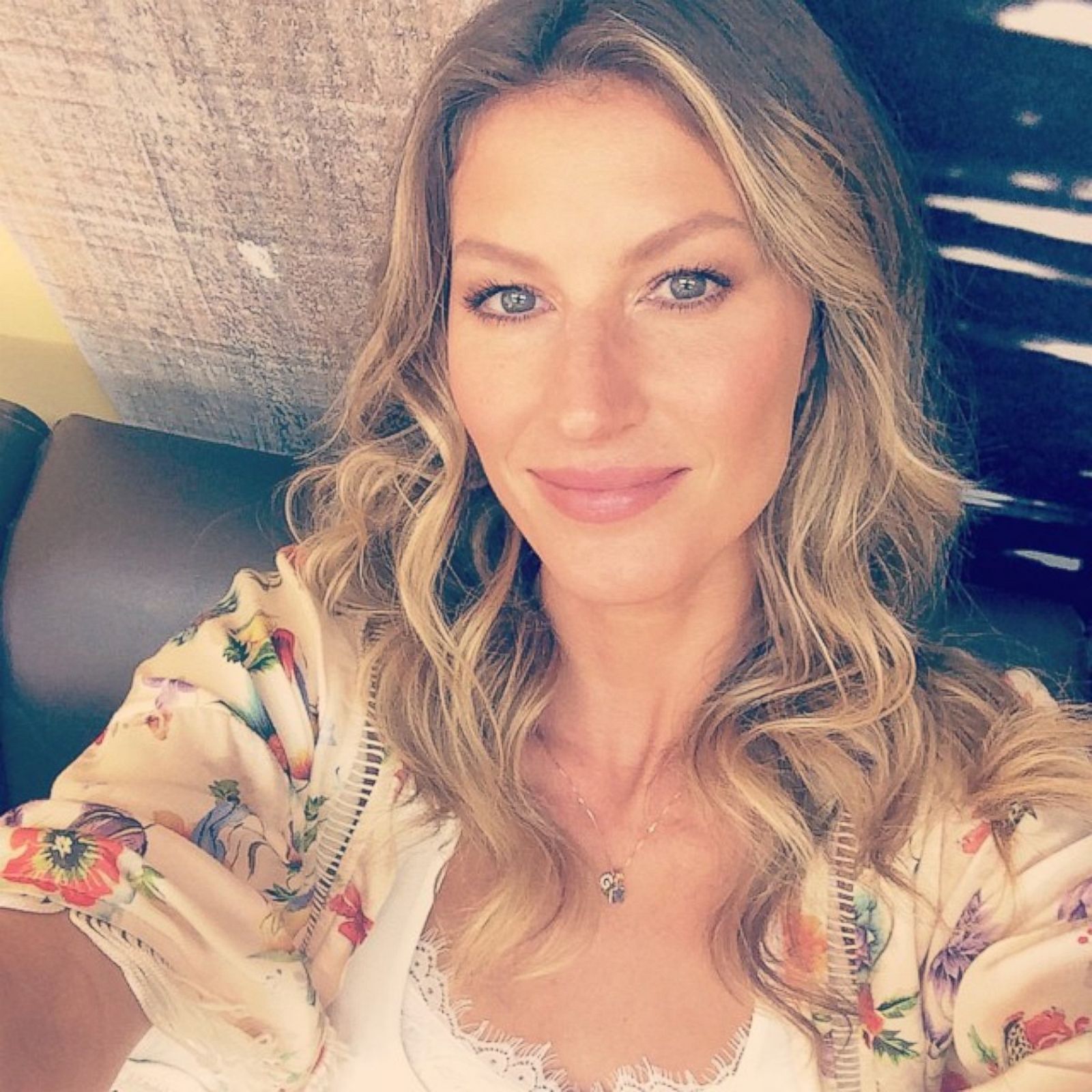 Gisele Bundchen Takes A Gorgeous Selfie Picture Celebrities On Social Media Abc News