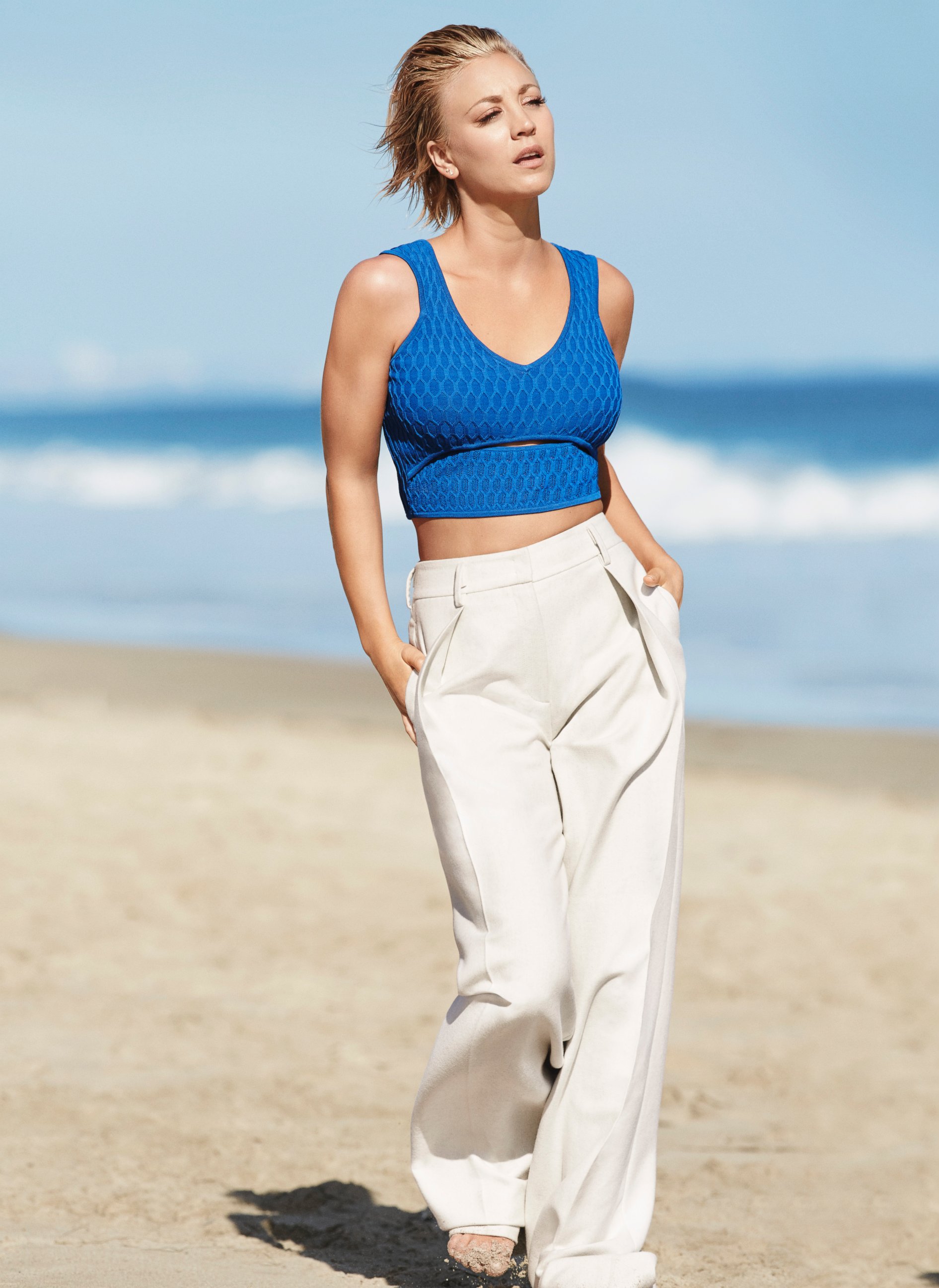 PHOTO: Kaley Cuoco-Sweeting on a photo shoot for the October 2015 issue of SHAPE.