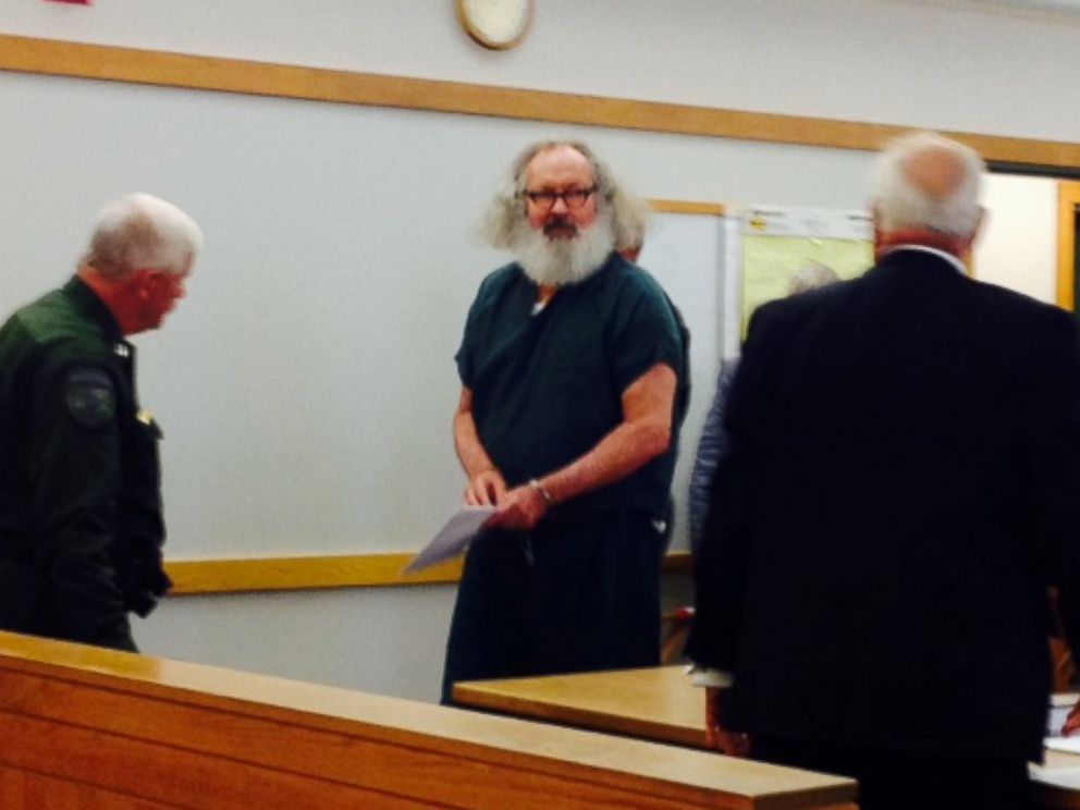 PHOTO: Randy Quaid arrives in court in Vermont, Oct. 15, 2015.
