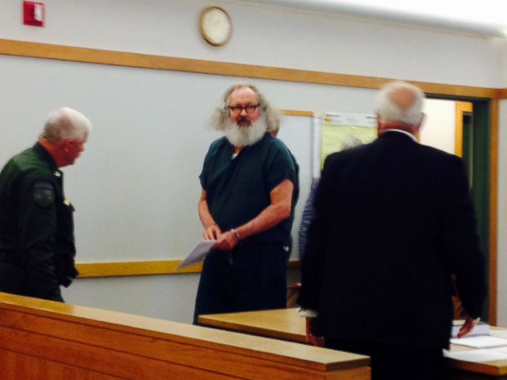 PHOTO: Randy Quaid arrives in court in Vermont, Oct. 15, 2015.